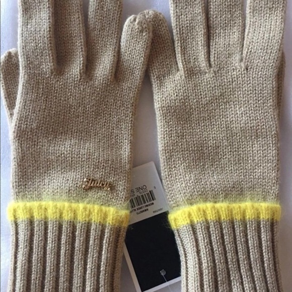 Juicy Couture Accessories - Juicy Couture winter gloves